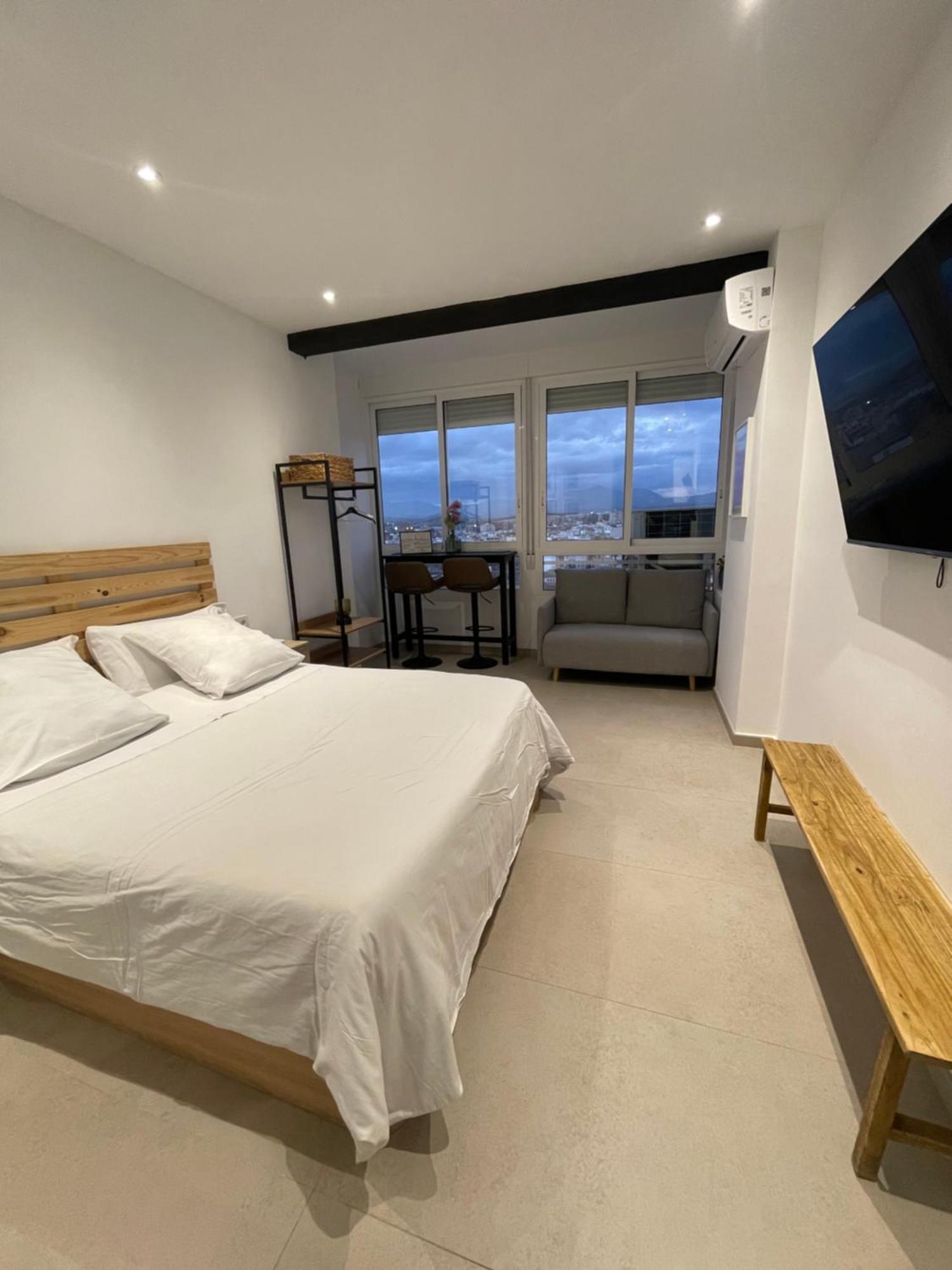Sky Views Studio In City Centre Alicante Exterior foto